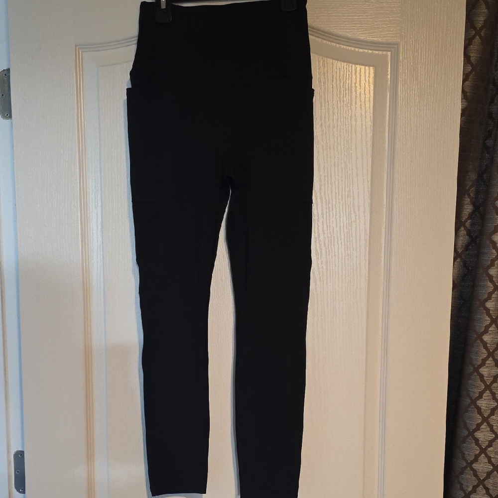 Lou & Grey Black High-Waisted Leggings